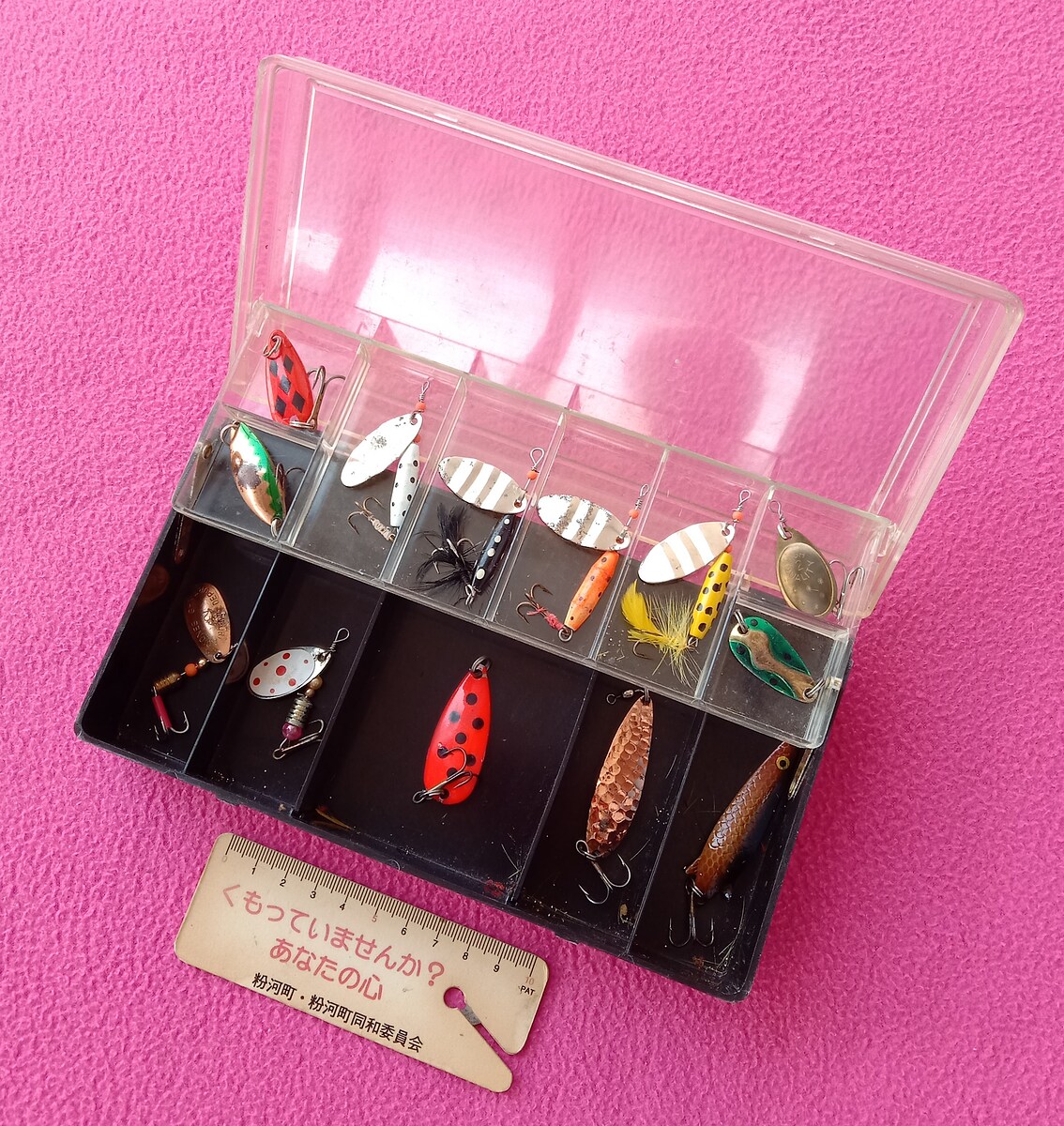รายการที่ 9. ราคา 200 บ.
รายละเอียดตามภาพจร้า.
 :cheer: