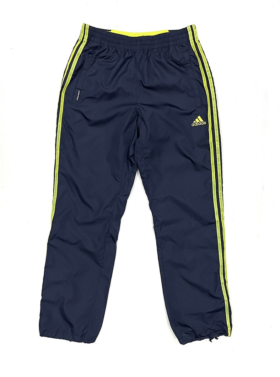 ~ € ~  กางเกงกีฬา adidas  (28-33)      250.-