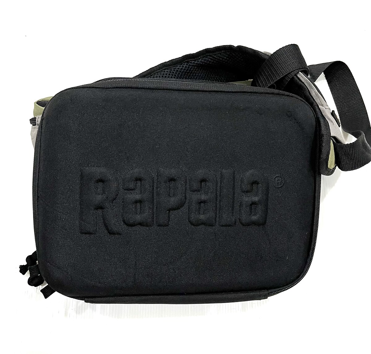 ~ € ~  กระเป๋าพาดบ่า Rapala        350.-