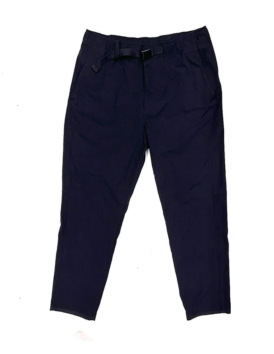 ~ € ~  กางเกง UNIQLO  (31-33)       300.-  