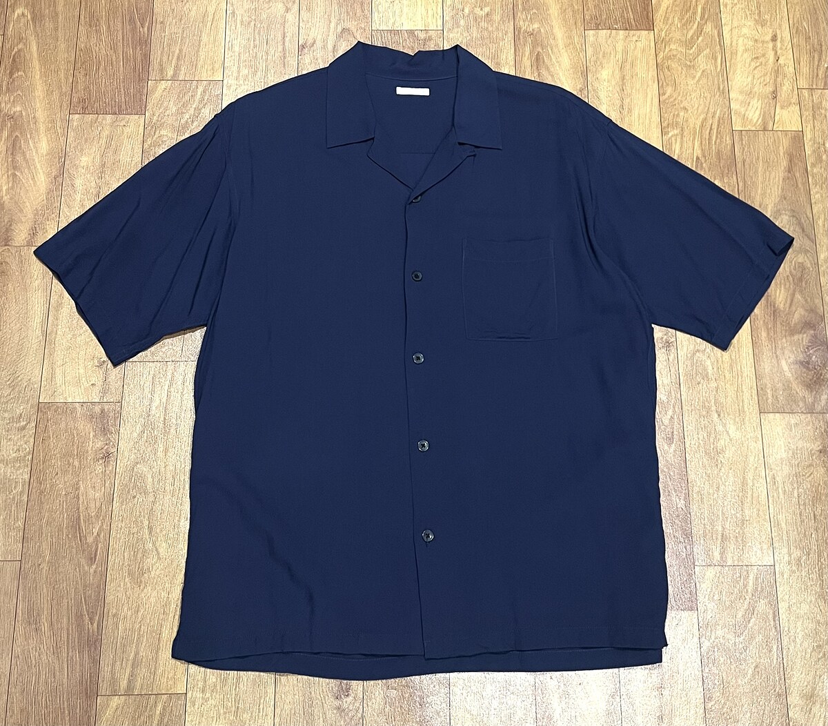 เสื้อเชิ้ต GU RAYON OVERSIZE SHIRT