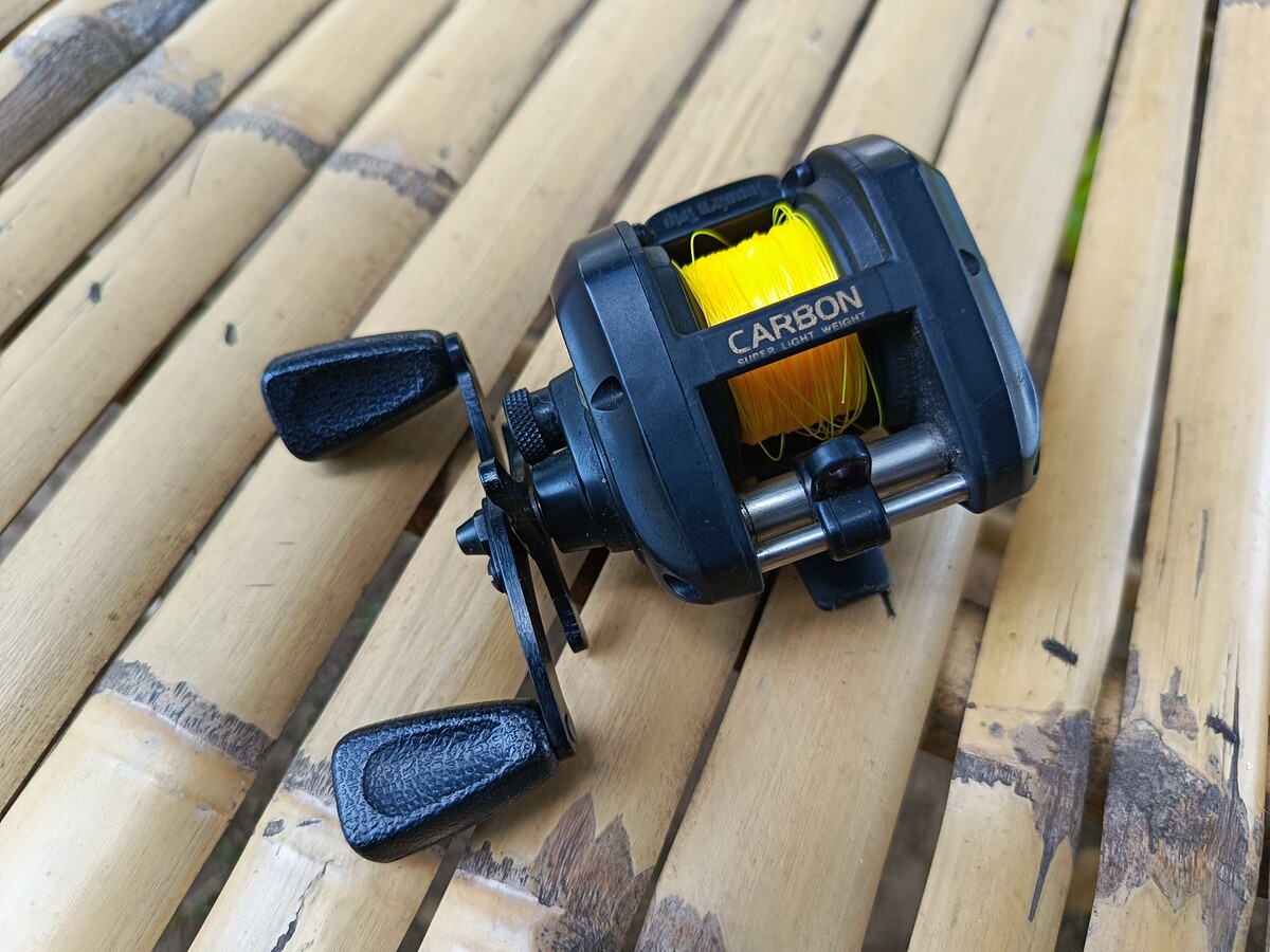 รอกหยดน้ำ ryobi v3 magnatic made in Japan ครับ  รอกหยดน้ำรุ่นวินเทจ ตัวเล็กน