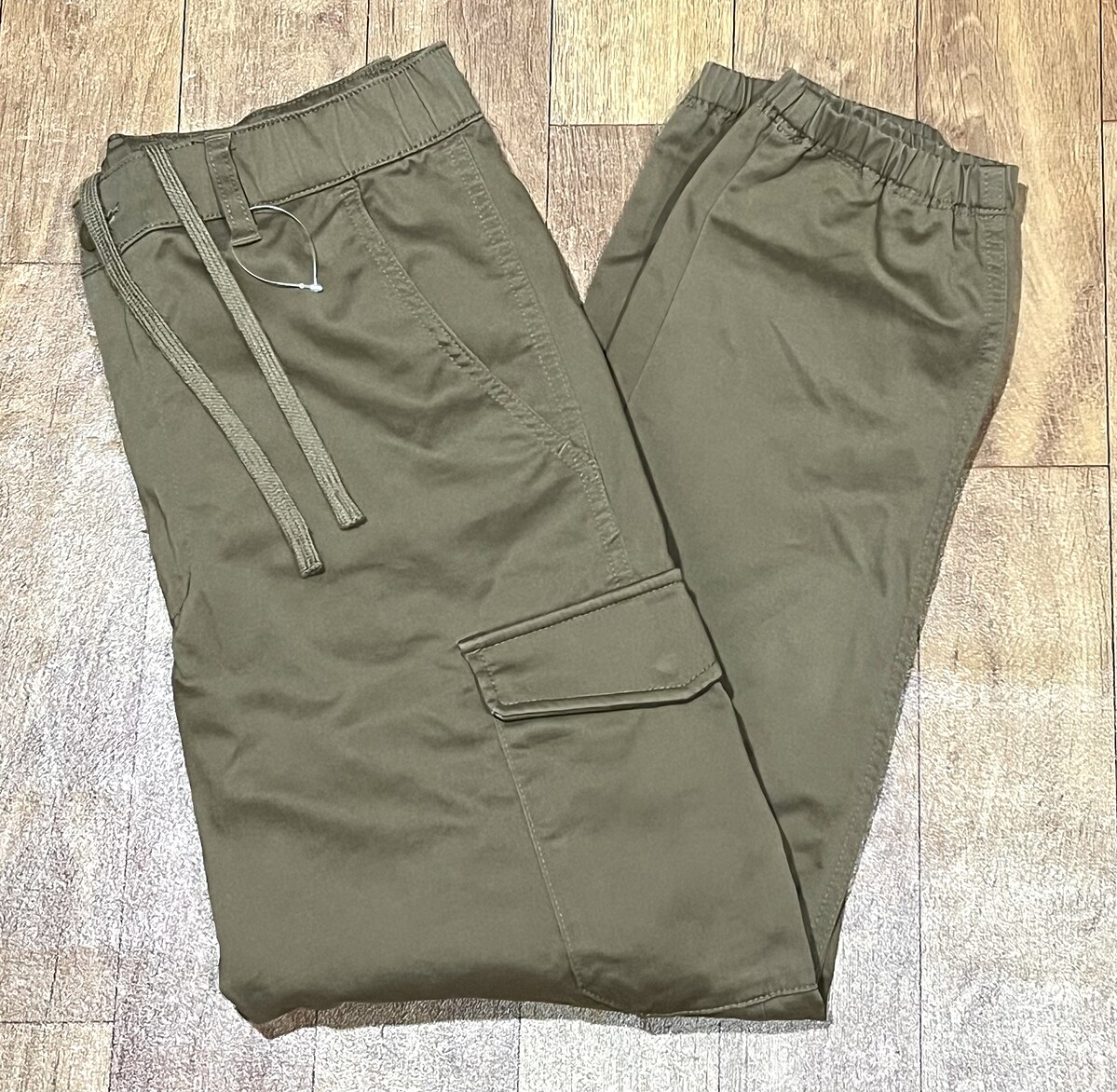 กางเกง UNIQLO CARGO JOGGER PANTS 