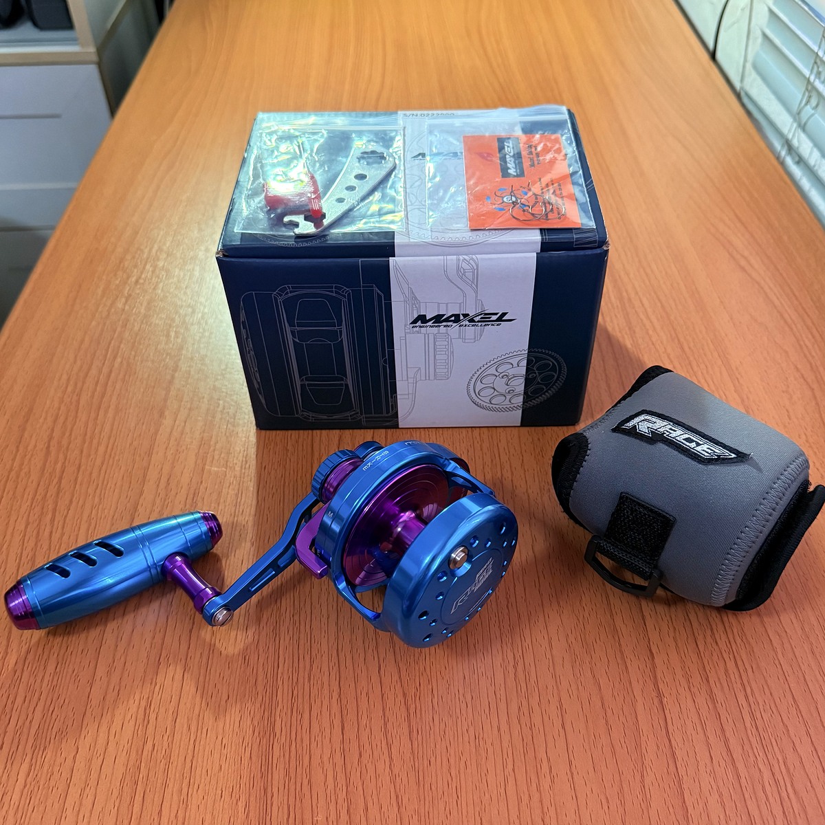 Vายรอก​ Maxel​ Rage​ Pro 60H​L หมุนซ้าย สี​ Blue - Purple สภาพโครตสวย กล่อง + อุ