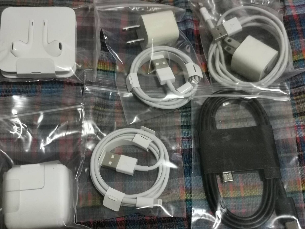 อุปกรณ์ สายชาร์จ แท้ หู้ฟัง  iPhone Samsung 