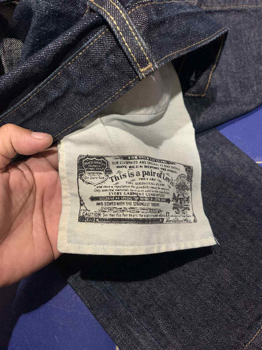 Levi's 501 Made in MEXICO 
ป้าย. 33x30 วัดจริง. เอว. 33"
*สภาพยังไม่ได้ใช้งาน*
ขอขาย1890พร้อมส่ง
