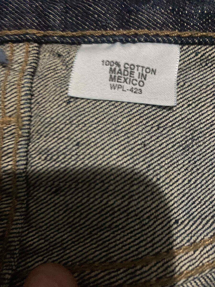 Levi's 501 Made in MEXICO 
ป้าย. 33x30 วัดจริง. เอว. 33"
*สภาพยังไม่ได้ใช้งาน*
ขอขาย1890พร้อมส่ง
