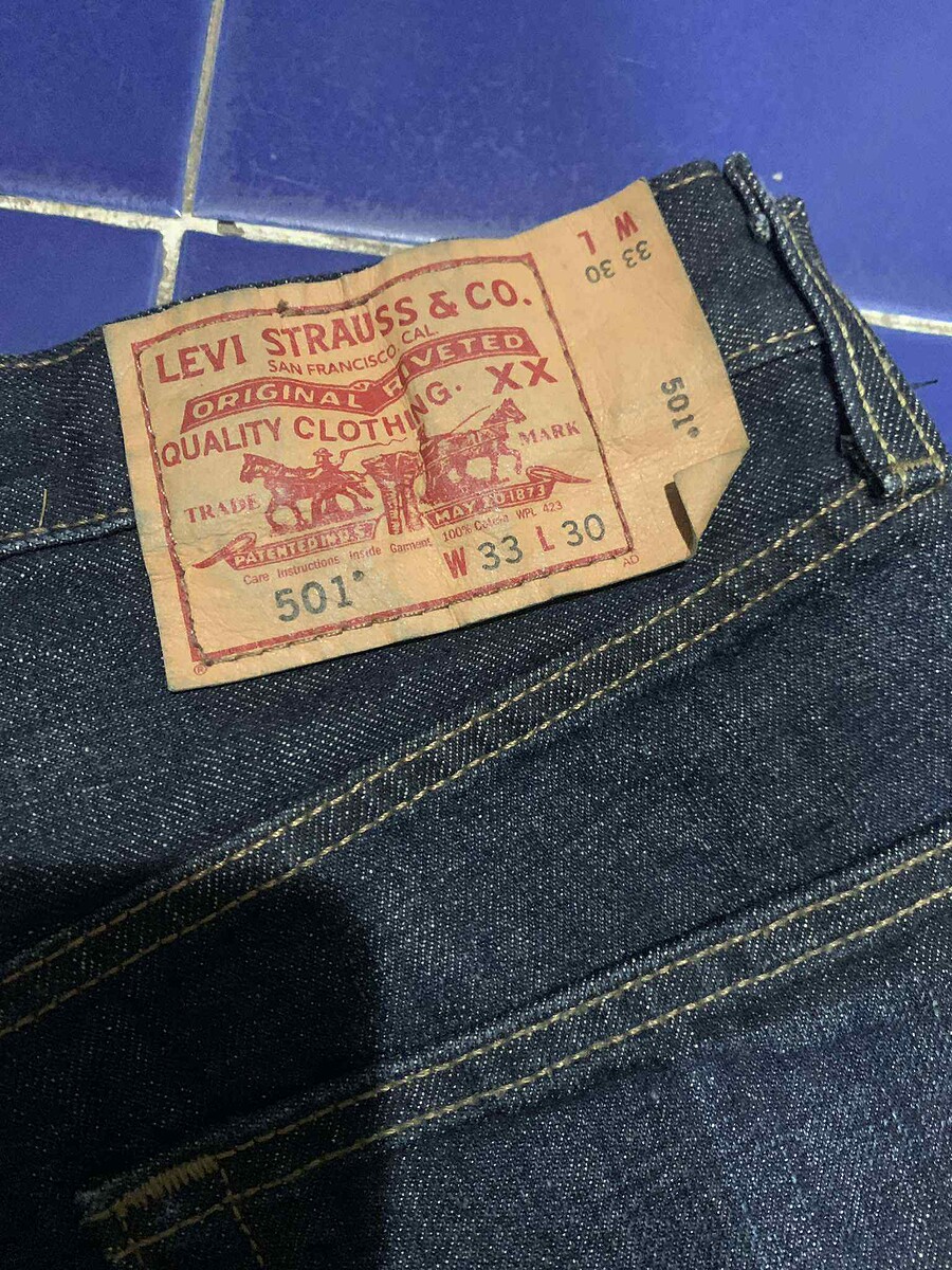 Levi's 501 Made in MEXICO 
ป้าย. 33x30 วัดจริง. เอว. 33"
*สภาพยังไม่ได้ใช้งาน*
ขอขาย1890พร้อมส่ง
