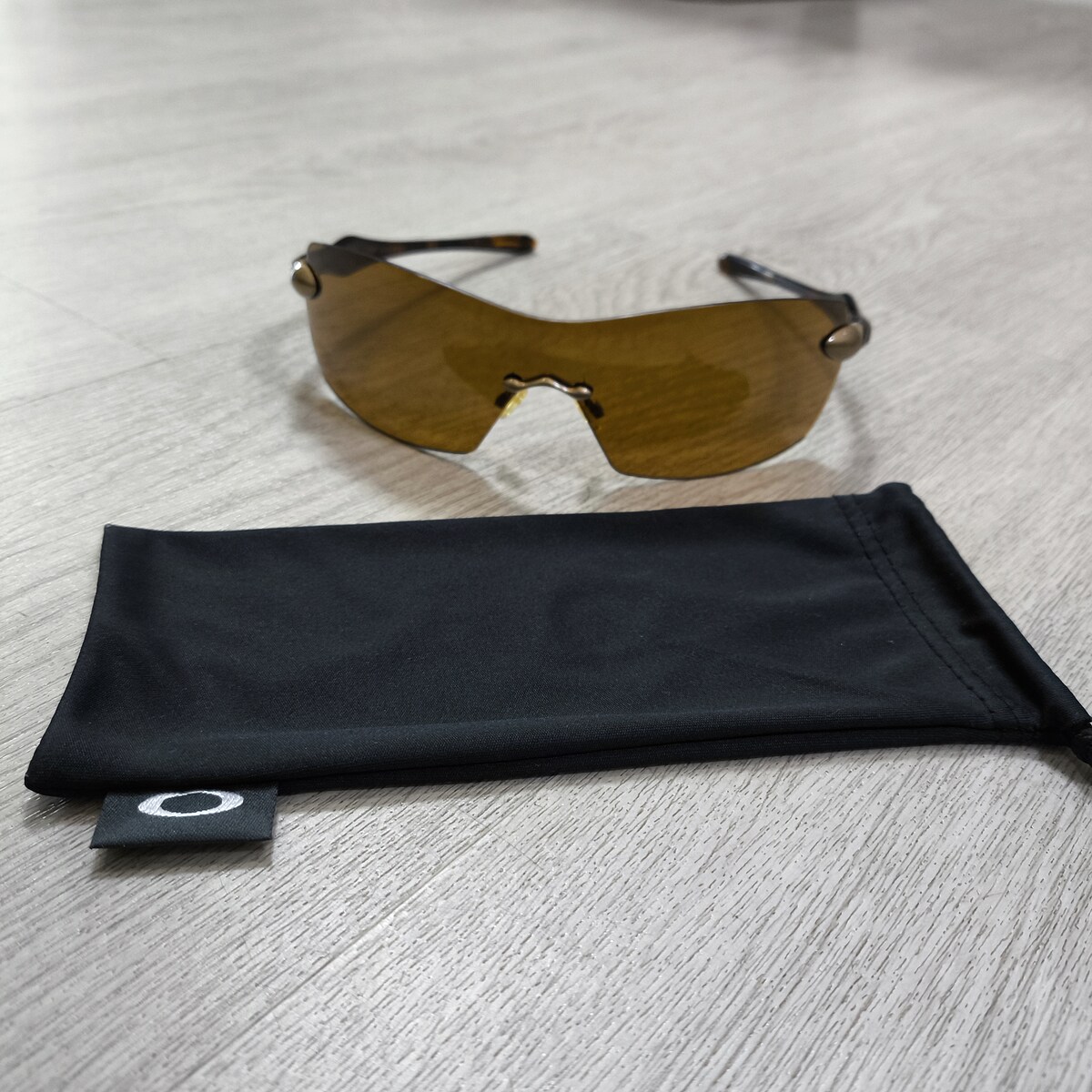 Oakley Dartboard Sunglasses Rimless Shield Brown Scratches On Lens