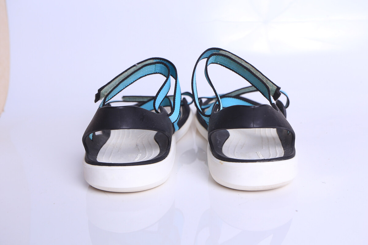 รองเท้าลำลอง  Unisex Swiftwater Flip Flop Size W8 / M6  สำหรับลงน้ำ หรือเที่ยวทะเล 

สีจริงตามภาพ 