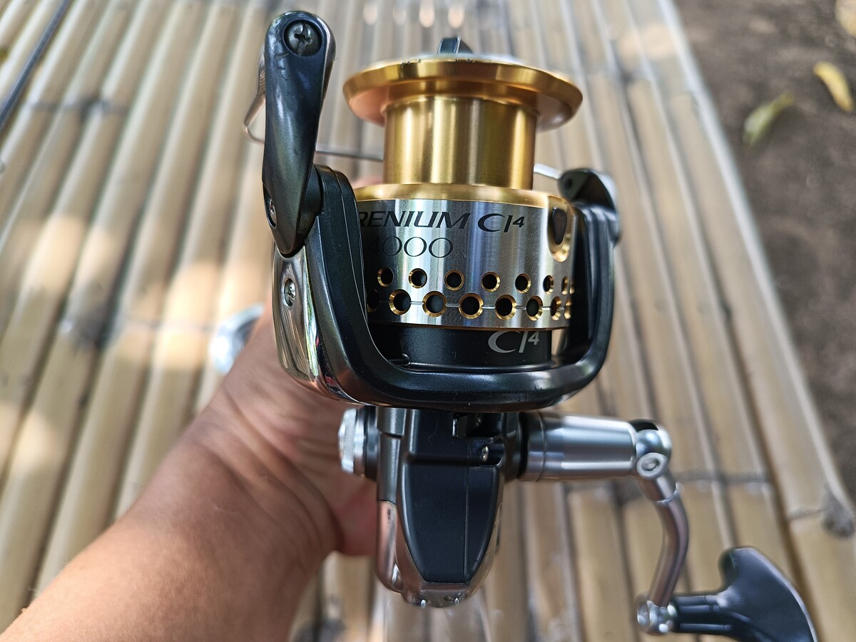 shimano rarenium 4000  มีแต่ตัวลอกนะครับ สวยๆเนียนๆครับ