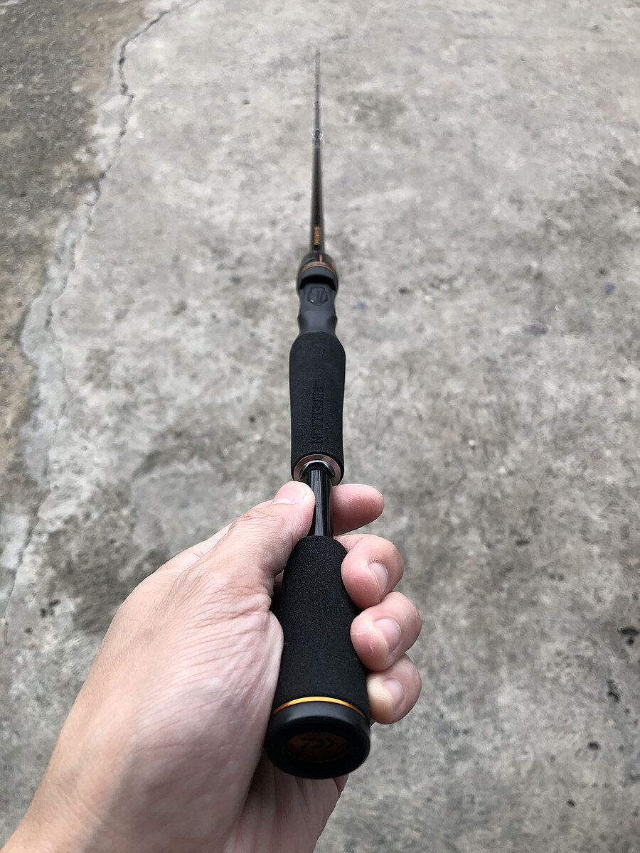 11. Daiwa REBELLION 631MLFB คัน 1 ท่อนยาว 6'3" เวท 6-14lb คันสวยริ้วรอยน้อยมาก คันสวย A++ ครับ (คันม