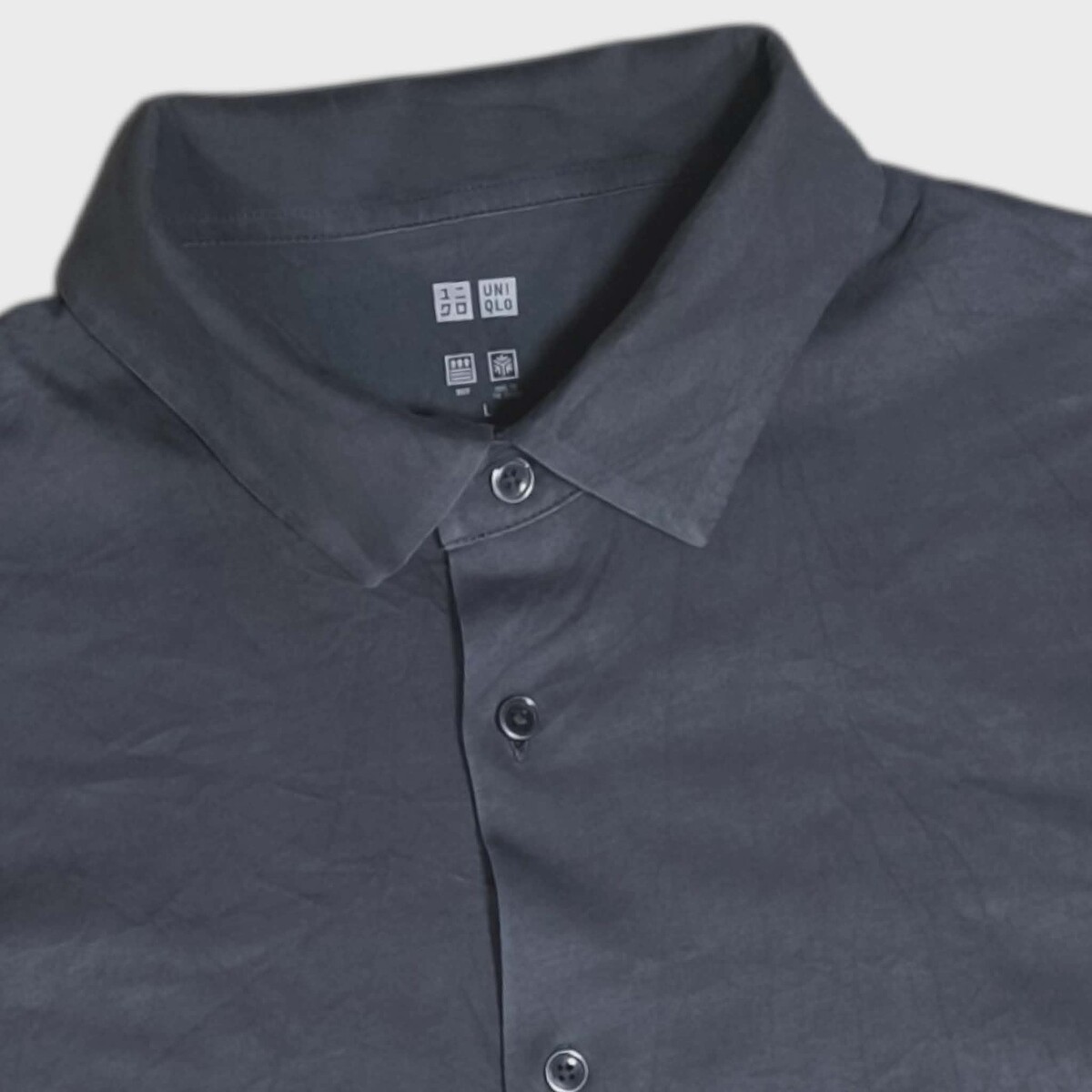 Uniqlo AIRism สีเทาเข้มสภาพสวยใหม่  อก 44นิ้ว