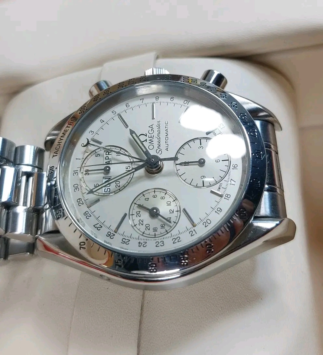 Omega Speedmaster Triple Date (หรือที่รู้จักในชื่อ Speedmaster