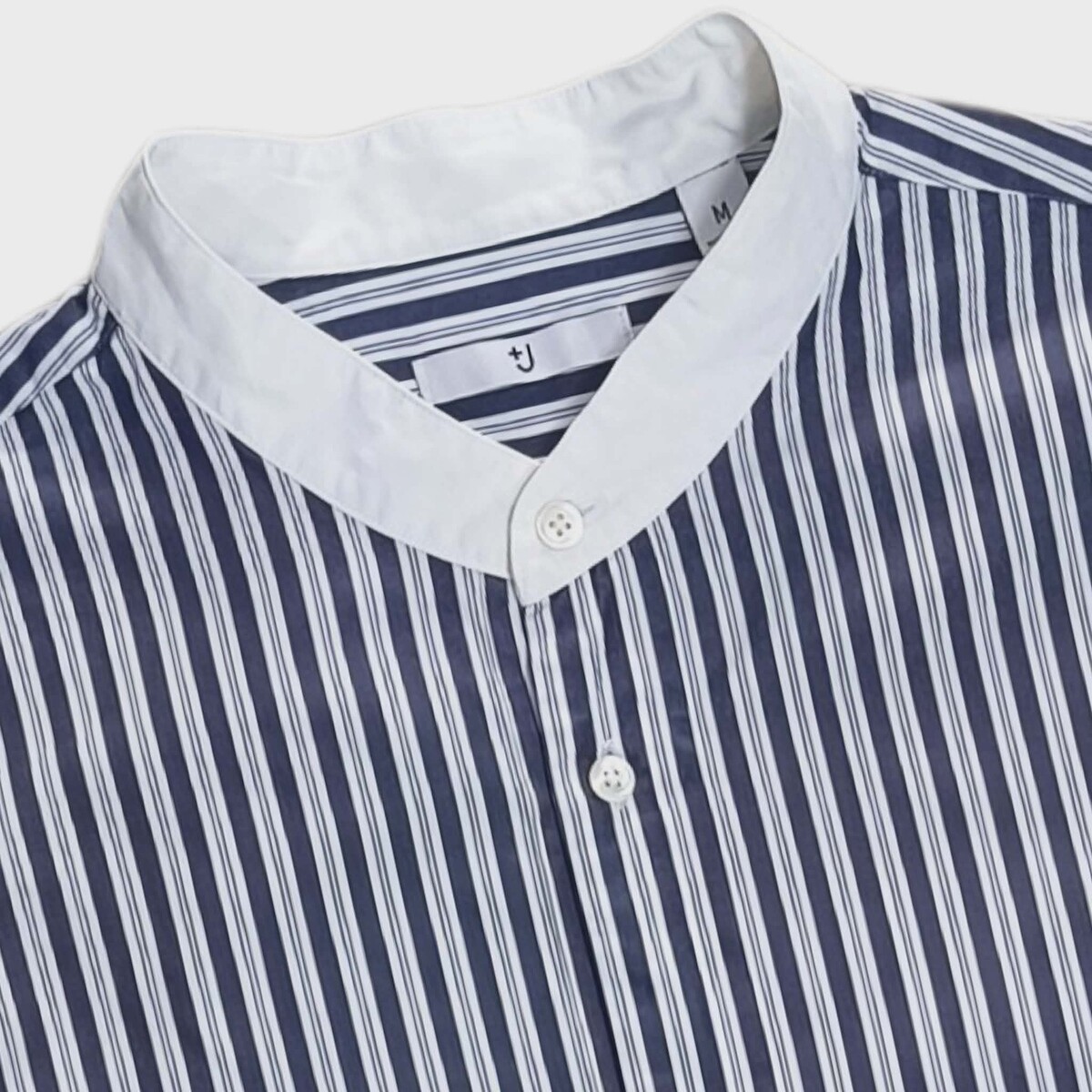 เสื้อเชิ้ตคอจีน uniqlo หล่อๆเลยครับสภาพสวยใหม่มาก อก 44 นิ้ว