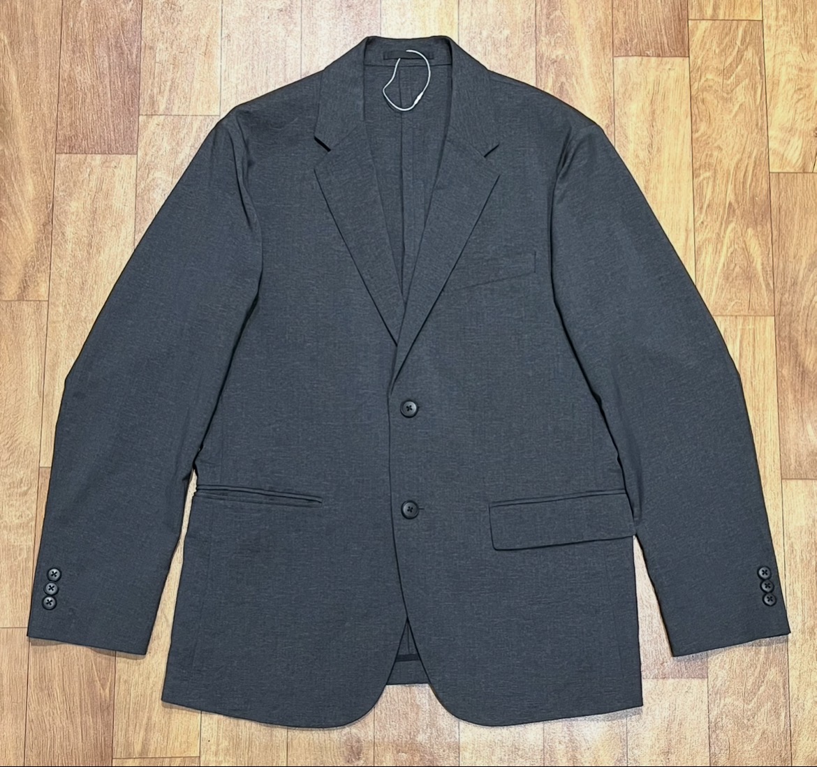 เสื้อสูท UNIQLO AirSense Jacket 