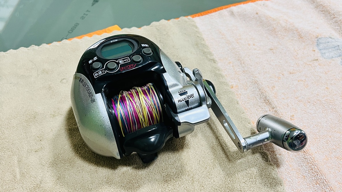 รอกไฟฟ้า Ryobi Adventure Dendou SS700AT-S มือสอง Japan