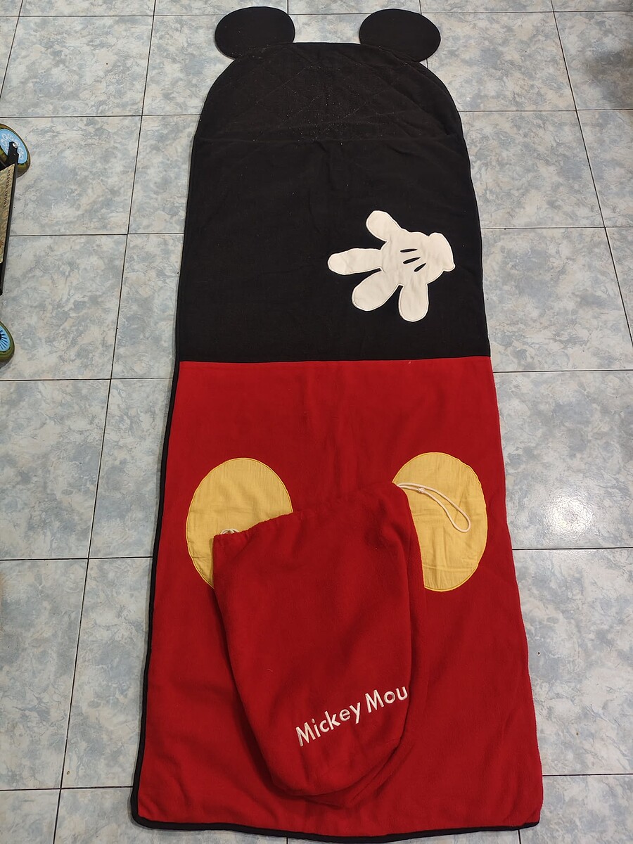 1.ถุงนอน Mickey Mouse ผ้าฟลีซ หรือ ผ้าสำลี ฟู นุ่ม อบอุ่นพร้อมถุงใส่แดงสวย