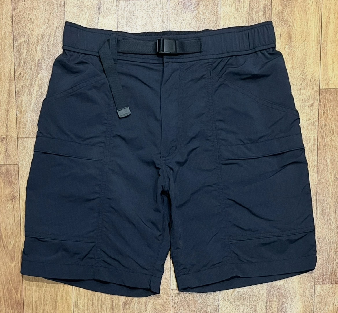 กางเกงขาสั้น Uniqlo Nylon Utility Geared Short Pants 