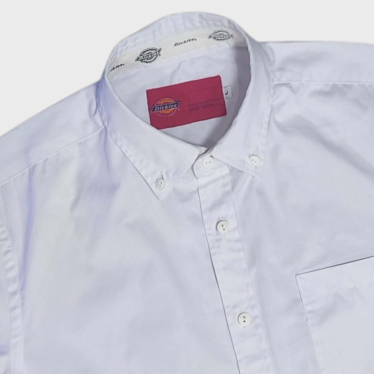 Dickies เชิ๊ตแขนสั้นสวยใหม่มากครับ อก 42 นิ้ว