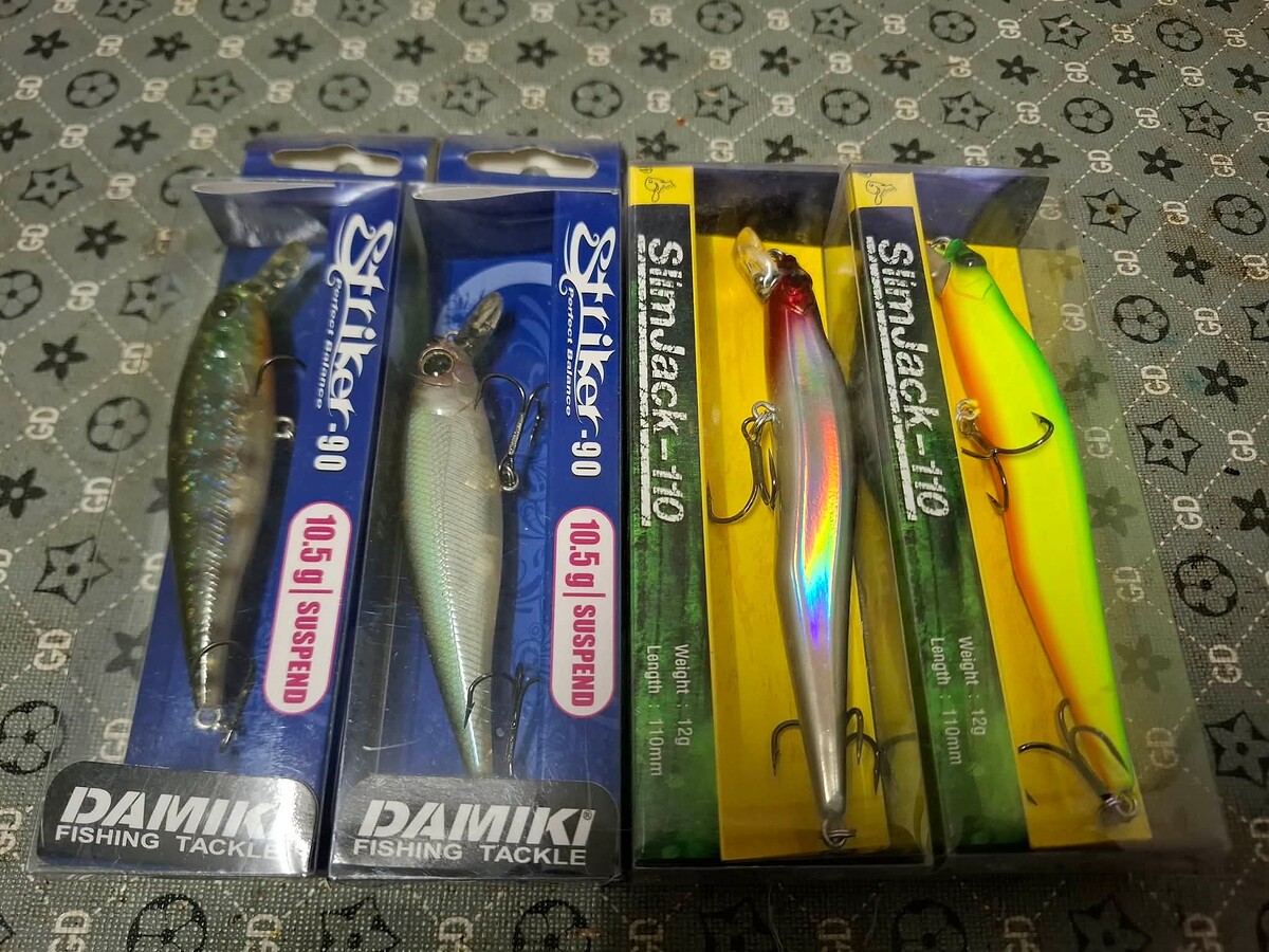 ชุดที่4. DAMIKI Korea Made in Caina
DAMIKI STRIKER 90SP 90mm 10.5g #348T
DAMIKI STRIKER 90SP 90mm 