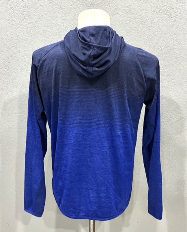 เสื้อสวยสภาพใหม่ๆเลยครับ