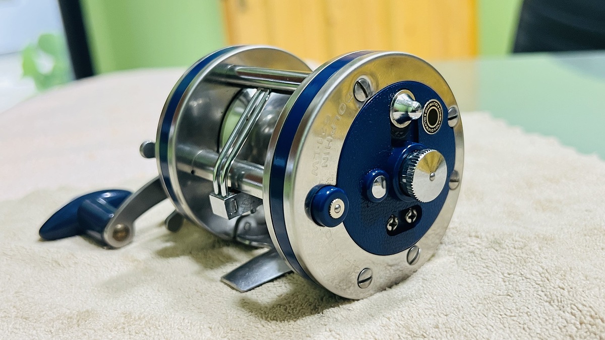 รอกเบท OLYMPIC DOLPHIN 621 LW Japan