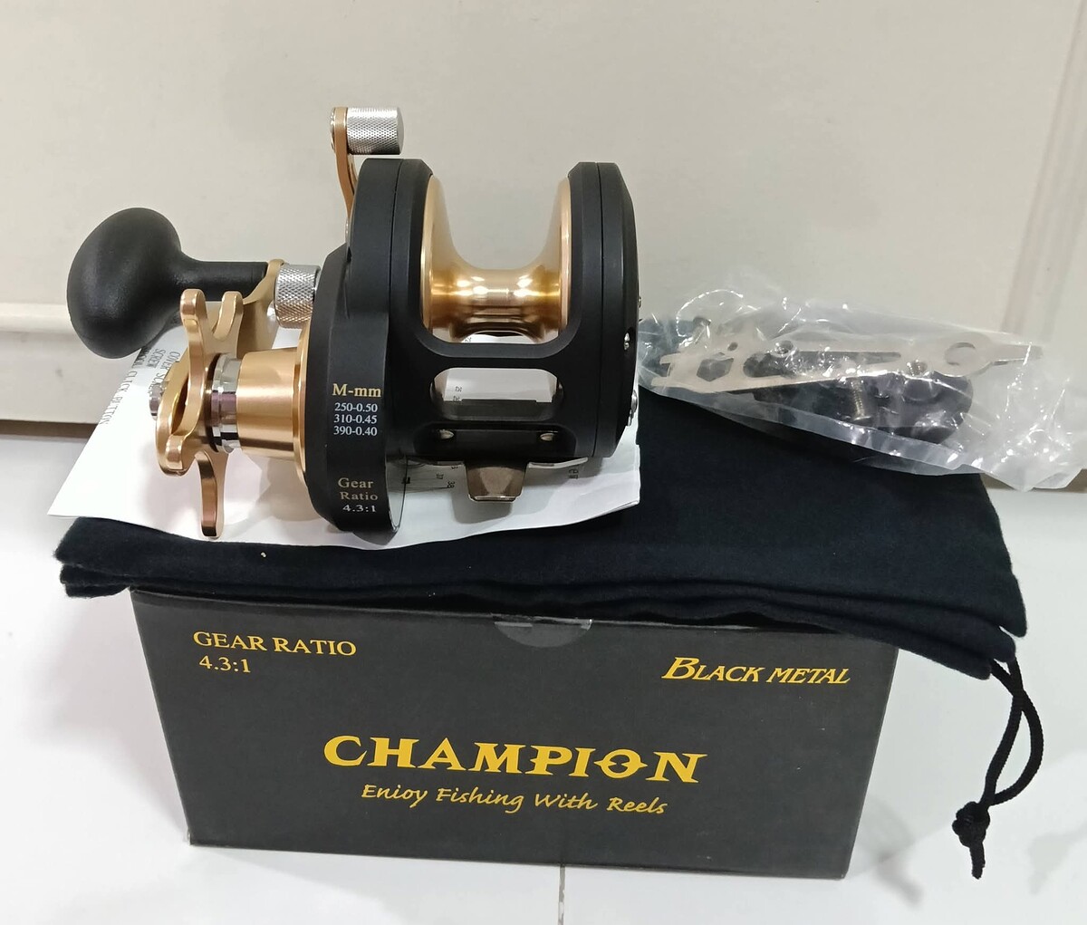 รอก CHAMPION BLACK METAL 2000