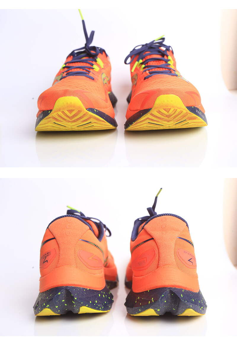 รองเท้าวิ่ง Saucony Mnen's ENDORPHIN SPEED4 Size US10 / EUR44 / CM28  รองเท้าวิ่ง สำหรับซ้อมทำความเร