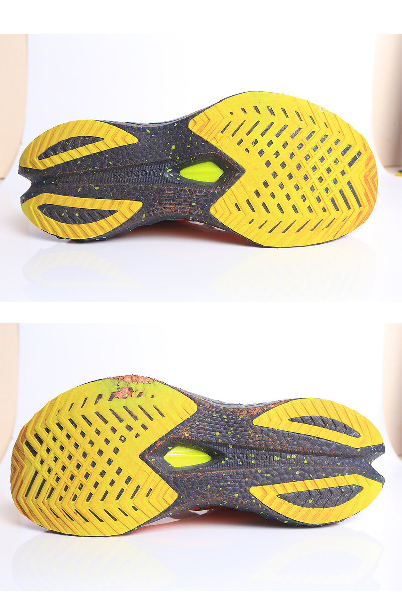 รองเท้าวิ่ง Saucony Mnen's ENDORPHIN SPEED4 Size US10 / EUR44 / CM28  รองเท้าวิ่ง สำหรับซ้อมทำความเร