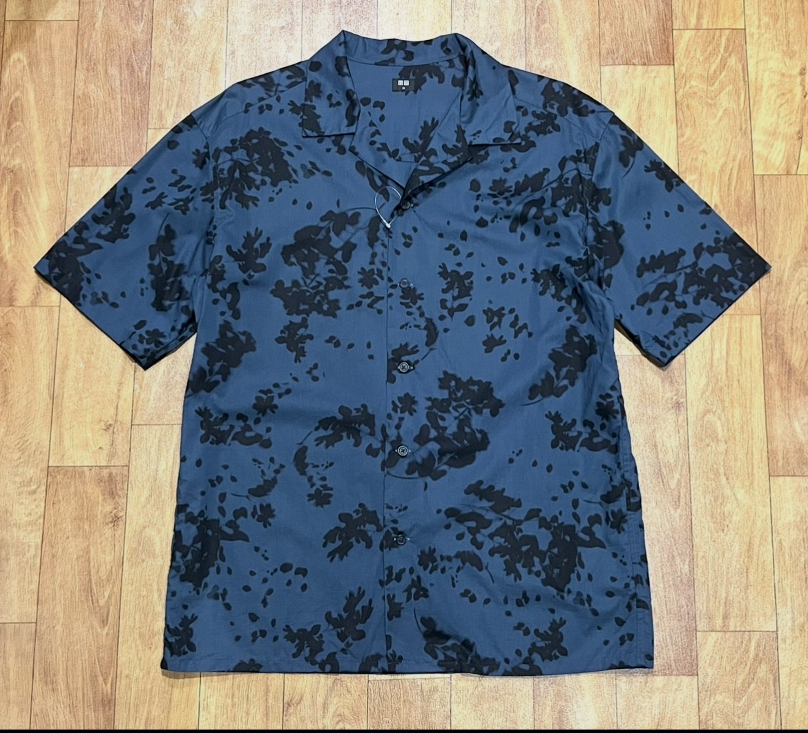 เสื้อ UNIQLO RAYON PRINTED SHIRT