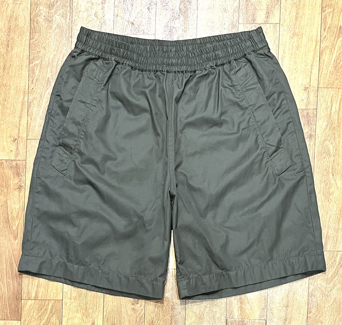 กางเกงขาสั้น Uniqlo U Wide Fit Easy Shorts Pants 