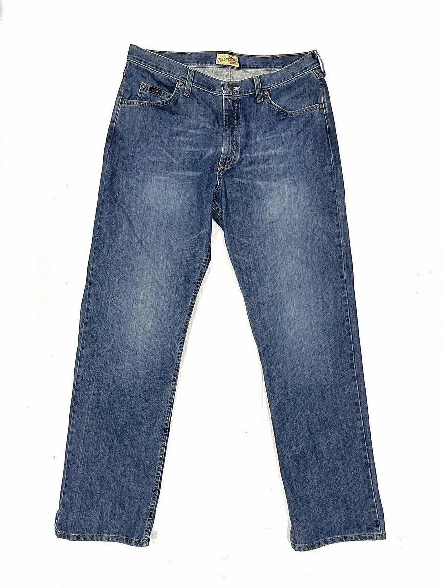 ~ € ~   กางเกงยีนส์ Wrangler 20X   (32)       250.-  