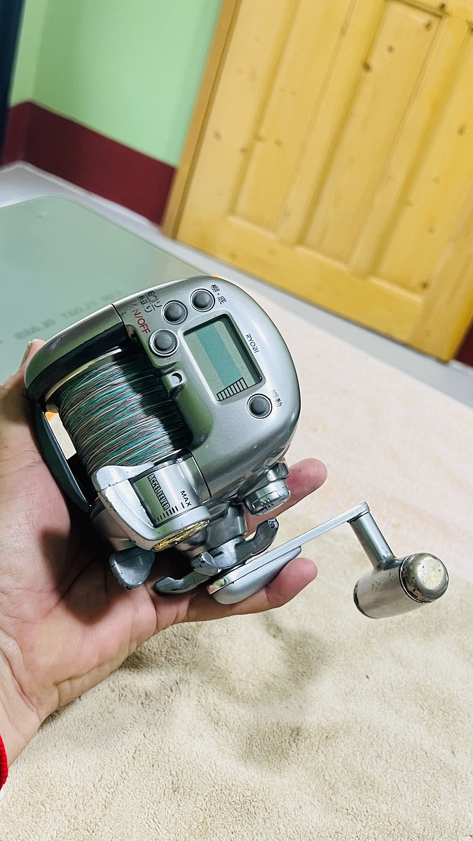 รอกไฟฟ้า Ryobi Adventure VS700AC  Japan 