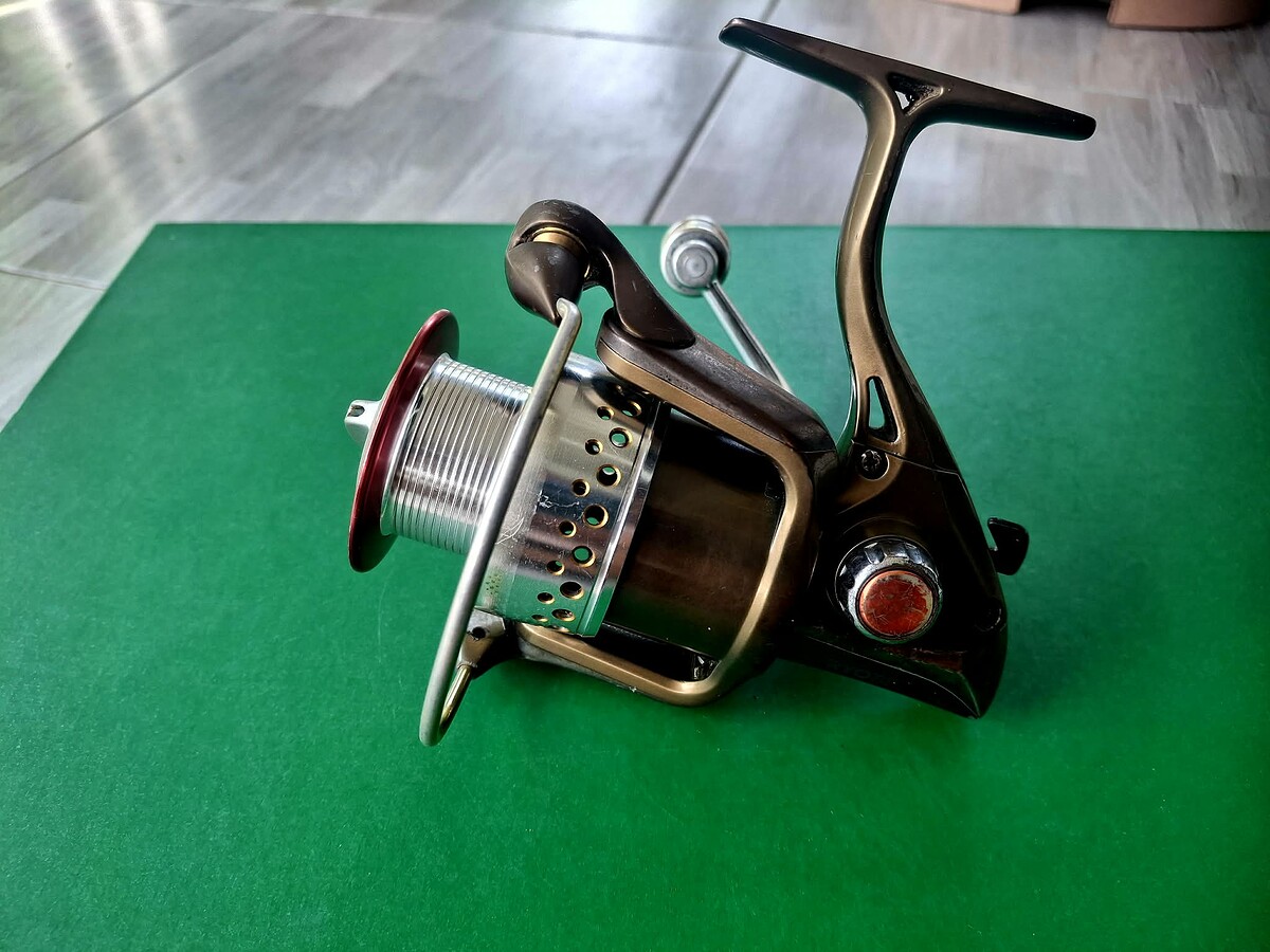 ++++ รอก RYOBI ZAUBER 4000 ส่งฟรี EMS ++++
