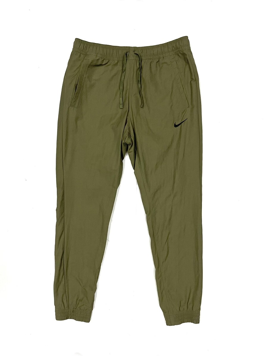~ € ~ กางเกง NIKE.  (32-34)   250.-