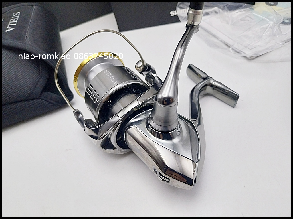 [b][q]Shimano Stella 4000XG ปี2018 สวยมากน้องๆของใหม่ มีกล่อง ถุงใส่รอก แผ่นชริม เอกสารครบ ราคา  150