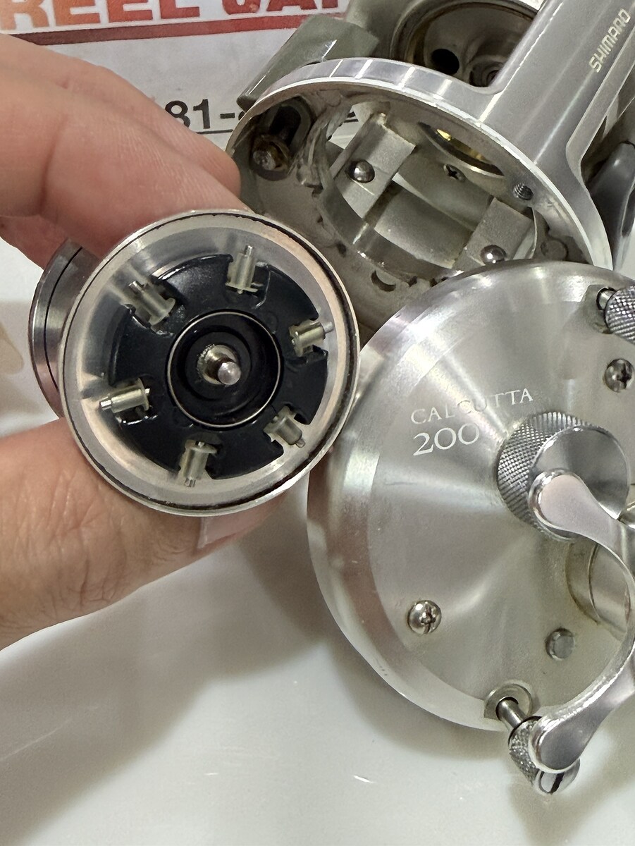 >> เบท Shimano Calcutta 200 หมุนขวา <<