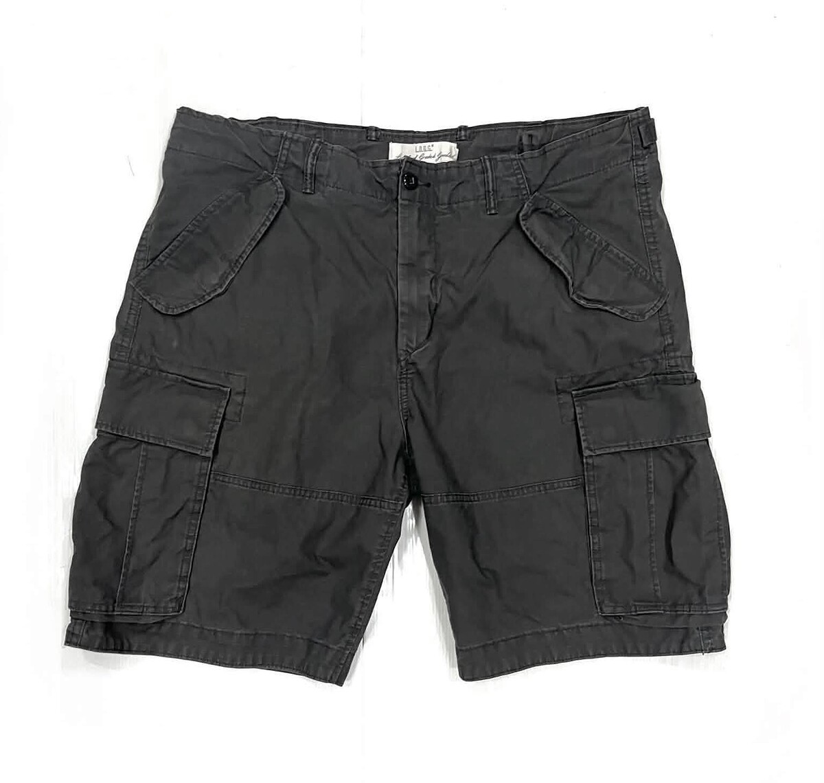 ~ € ~ กางเกงขาสั้นทรงรถถัง H&M  (38)   300.- 