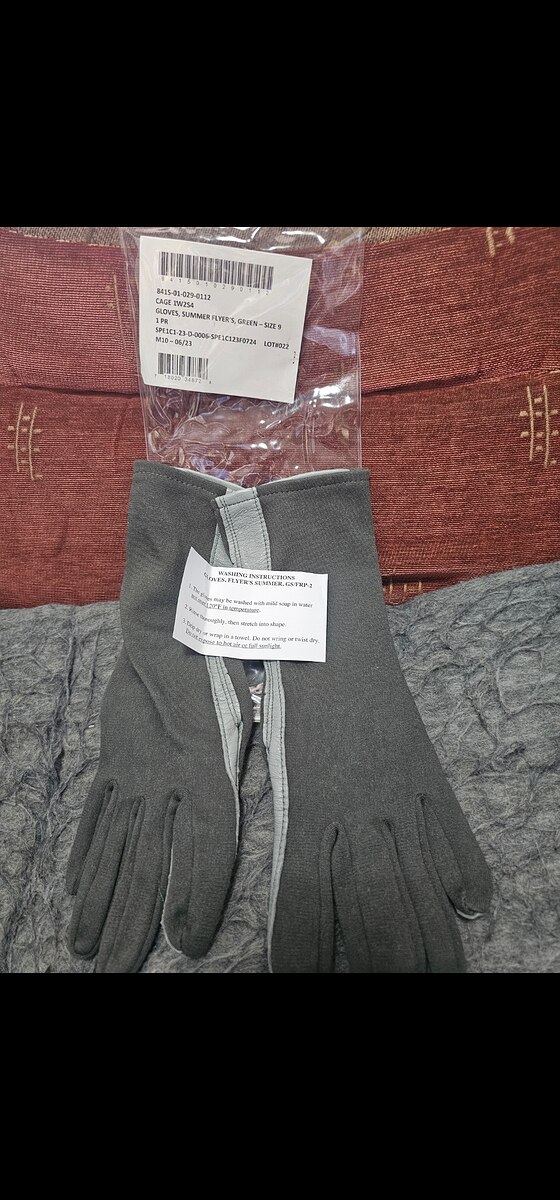 ถุงมือบิน ขายแล้ว
