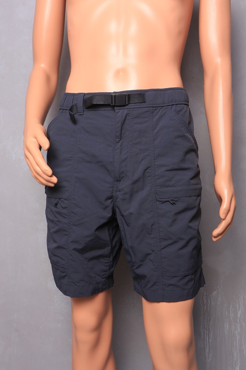 กางเกงขาสั้นผ้าแห้งไว Men's UNIQLO Geared 100% Nylon Size 76-84 cm.