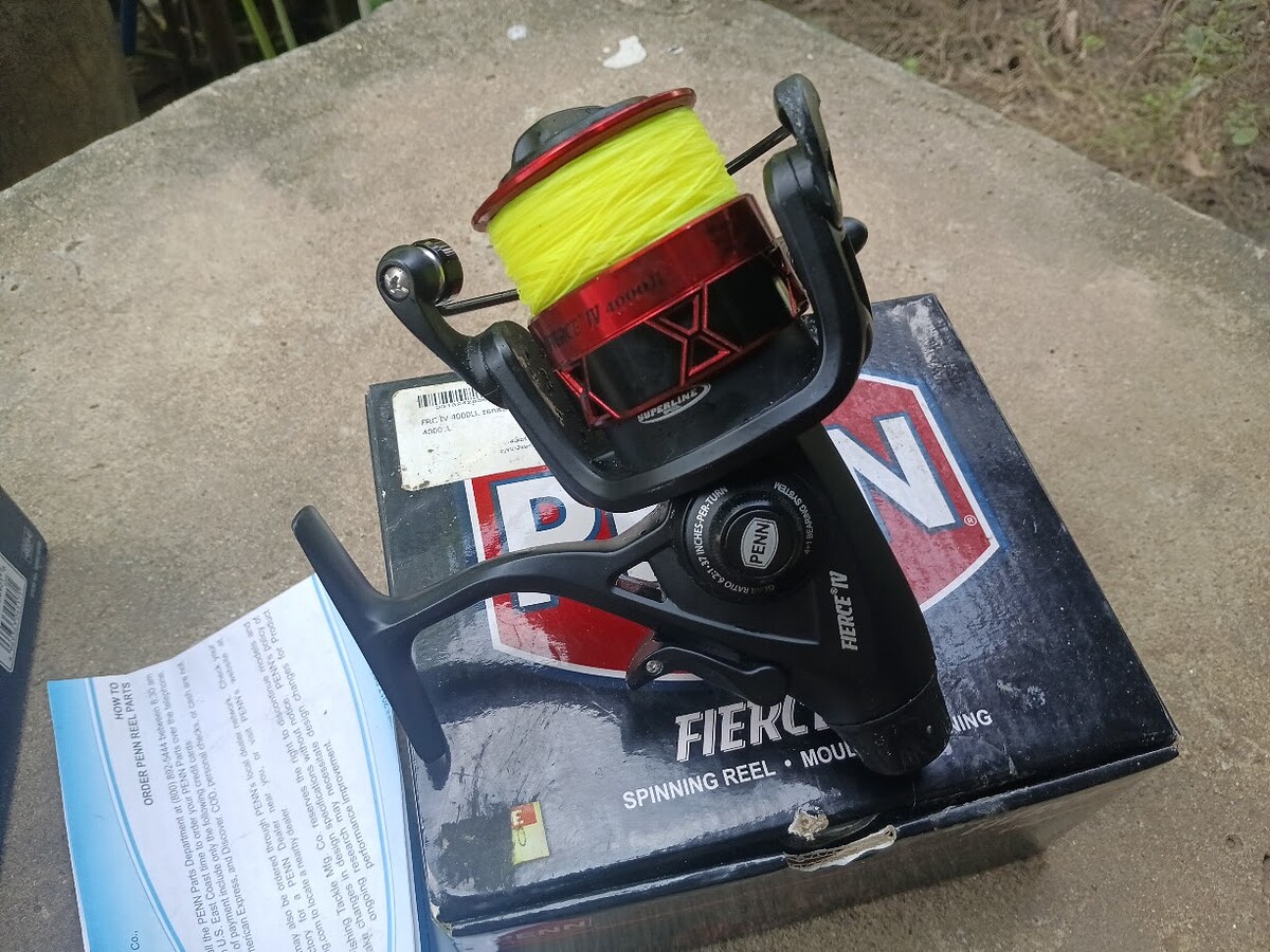Penn fierce iv 4000LL กล่องอุปกรณ์ครบครับ เอาไว้ตกหมายธรรมชาติก็ดีครับ ตกบ่อแข็ง