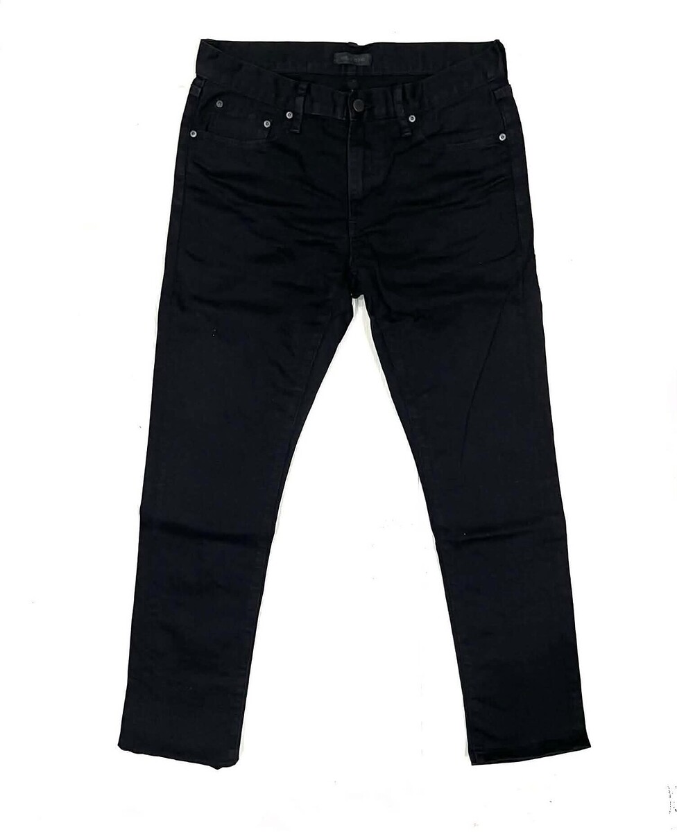 ~ € ~ กางเกงยีนส์  UNIQLO ริมแดง  (32)   450.- 