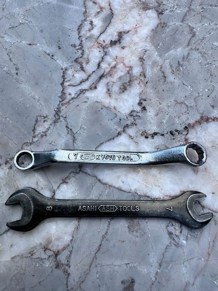 1.เครื่องมือญี่ปุ่นเก่า 2 แบรนด์ ในขนาดเล็กที่น่าเก็บครับ

ASAHI TOOLS ประแจปากตายผิวดำ มีตรา VANA