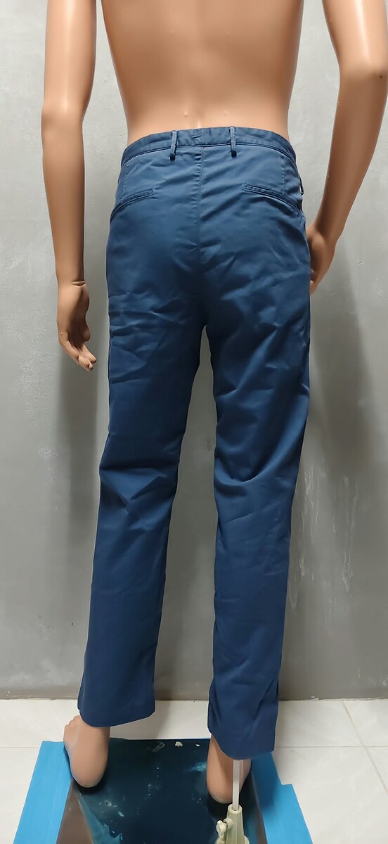 กางเกงขายาว Men's HUGO BOSS Crigan3-D Stretch 10186371 Size 36" นิ้ว

สีน้ำเงินโคบอลต์ (ขนาดวัดจริ
