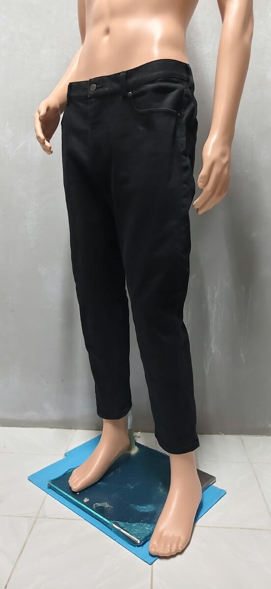 กางเกงยีนส์ขายาว Men's ZOZOTOWN  Be unique, be equal Size 36" นิ้ว

สีดำ (ขนาดวัดจริง) เอวกว้าง 36