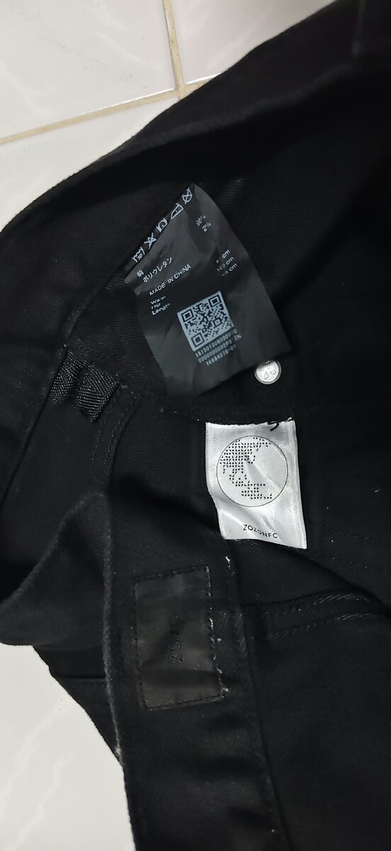 กางเกงยีนส์ขายาว Men's ZOZOTOWN  Be unique, be equal Size 36" นิ้ว

สีดำ (ขนาดวัดจริง) เอวกว้าง 36