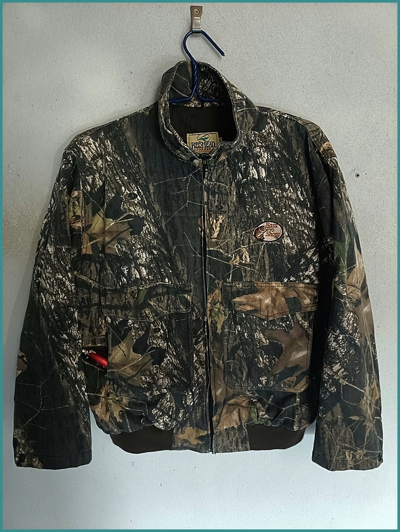 เสื้อกันหนาว ลายต้นไม้ RED HEAD   SIZE : รอบ-อก 49 นิ้ว
