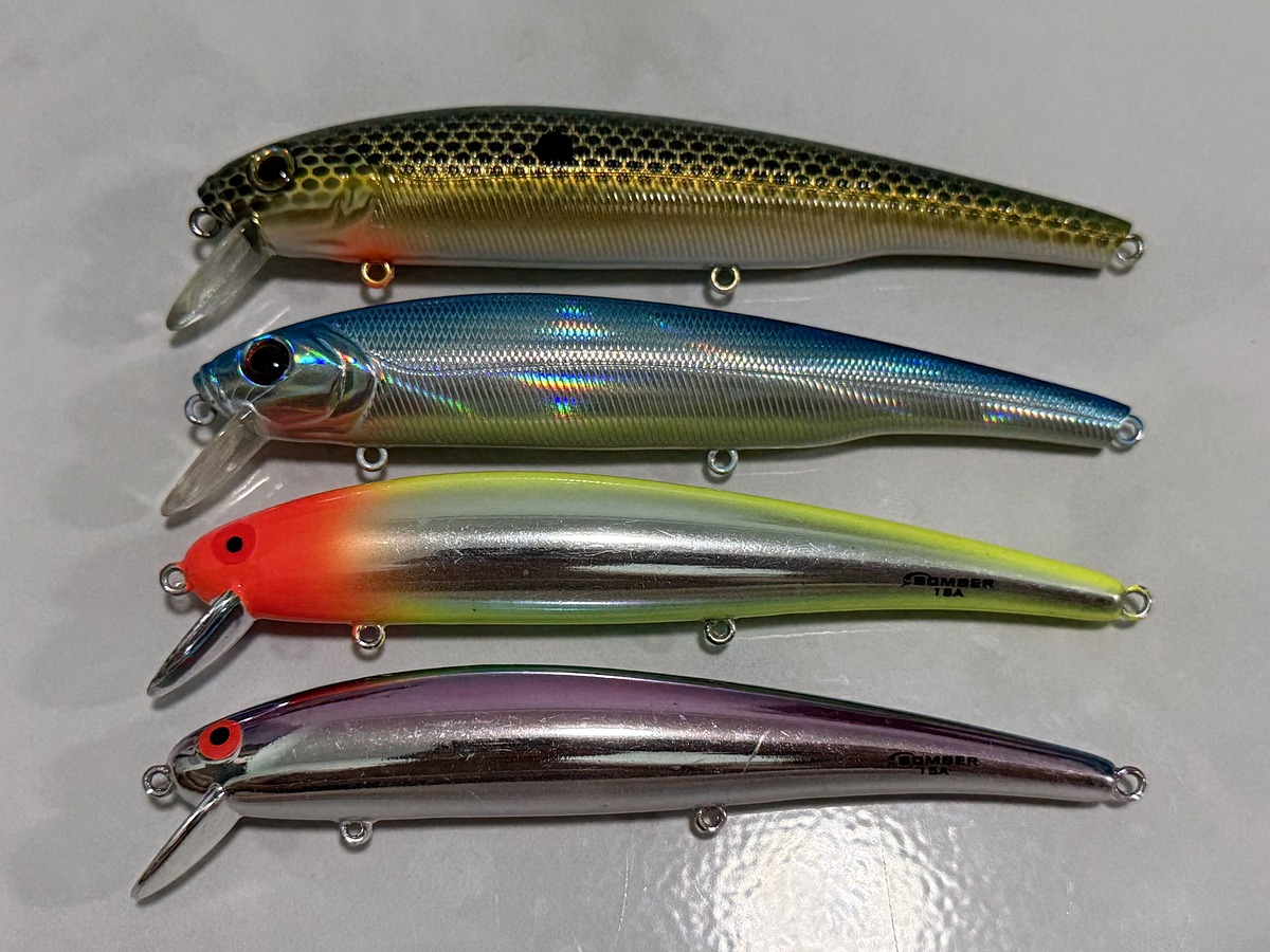 Bass Pro Shop XPS Floating Minnow ยาว 12 ซม. หนัก 18 กรัม มีเสี�