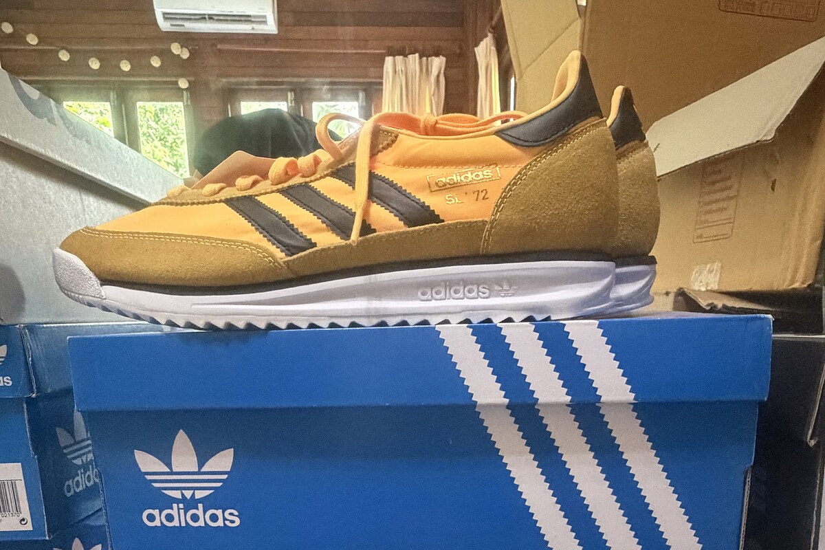 SL 72   Size 10.   ป้าย 3800   เอาไปจ้า

. ขาบแล้วค่ะ